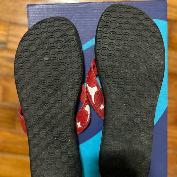 Red leather flip flops size 10 - Picture 5 of 7